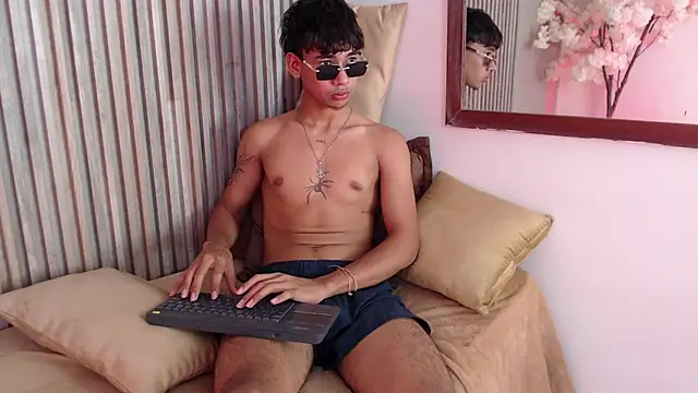 Dominic_ghost live sex cam
