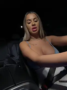 KirstieVegas live sex cam