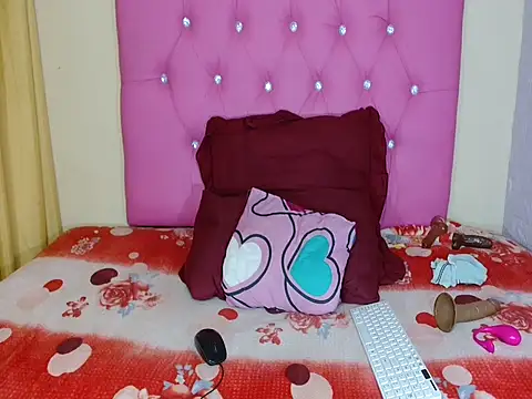 Sexyspicexx's web cam