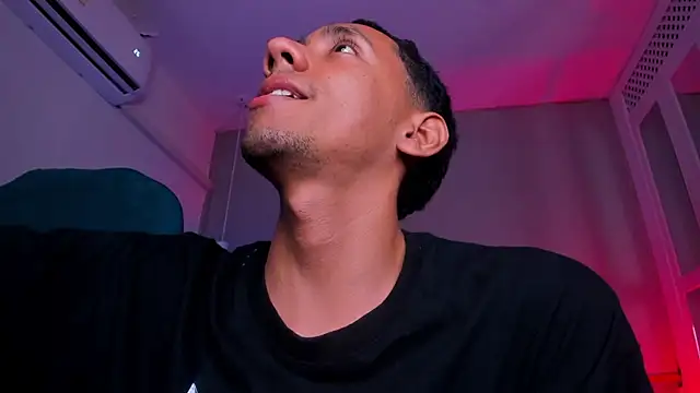 Lion_Dynamite live sex cam