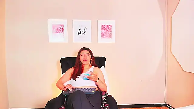 maddie_beauty's web cam