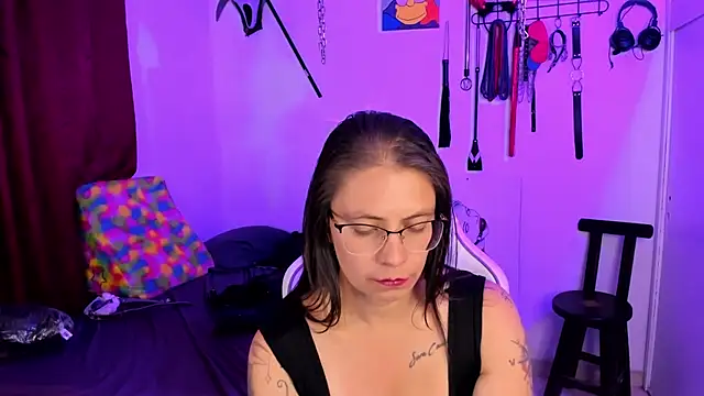 dungeongirls's web cam