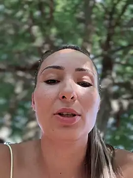LetsFunKARINA live sex cam