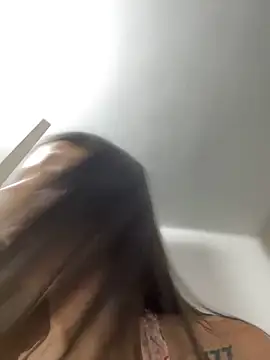 Alyshanon18 live sex cam