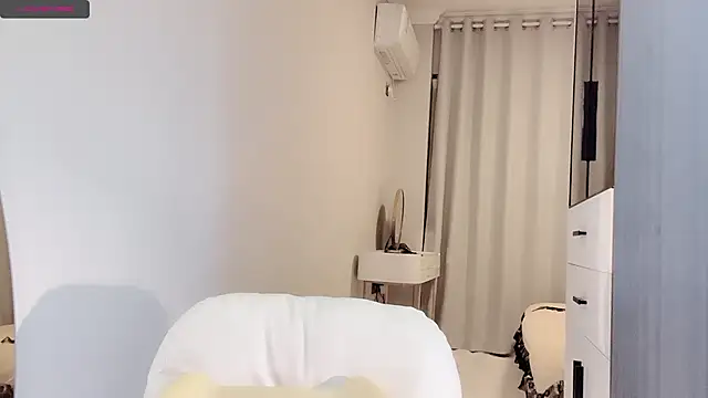 lvy-w live sex cam