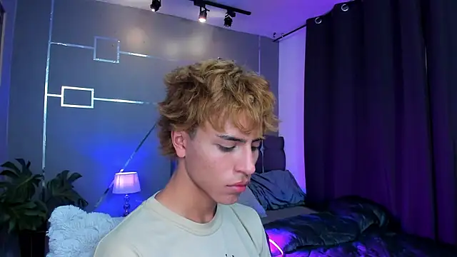 Christopher_77 live sex cam