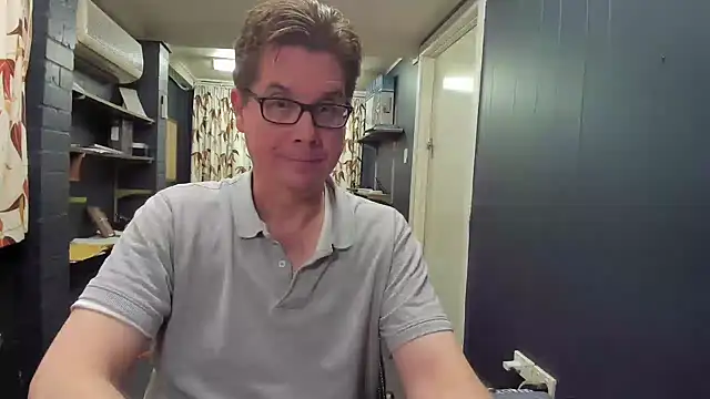 tilobinder live sex cam