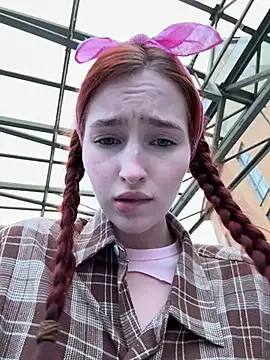 SnappyHappy live sex cam