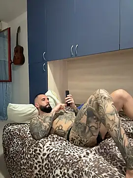 Gioeltoro89 live sex cam