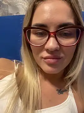 DreamGirl-777's web cam