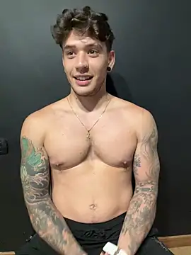 MATTEOSANTINO21 live sex cam