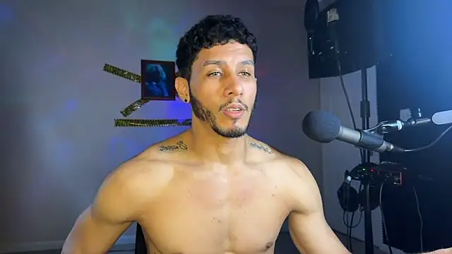 DamnKevin live sex cam