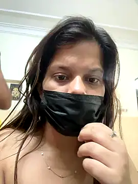 monaqueen's web cam