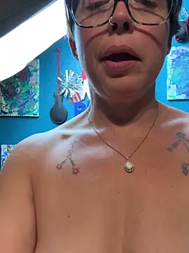 YogaHottie76's cam snapshot