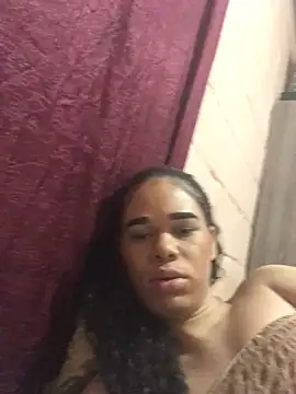 bruna2003 live sex cam