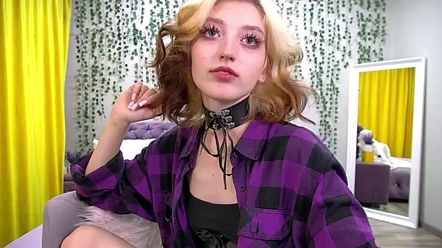MistyMarlo's web cam