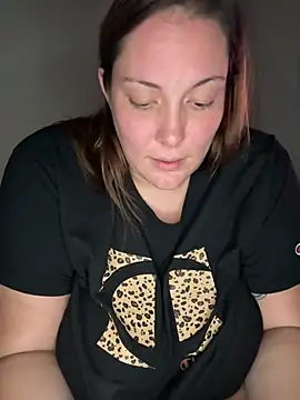 Thickarella420 live sex cam