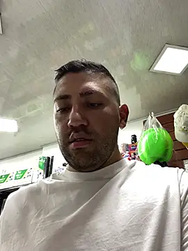 JuanZapata33 live sex cam