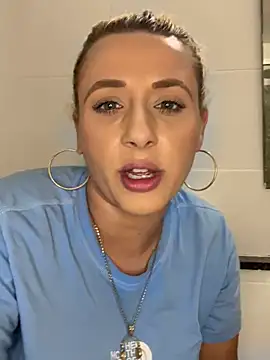 Strongqueen live sex cam