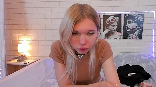 Blondy_Fina live sex cam