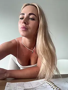 streetdoll live sex cam