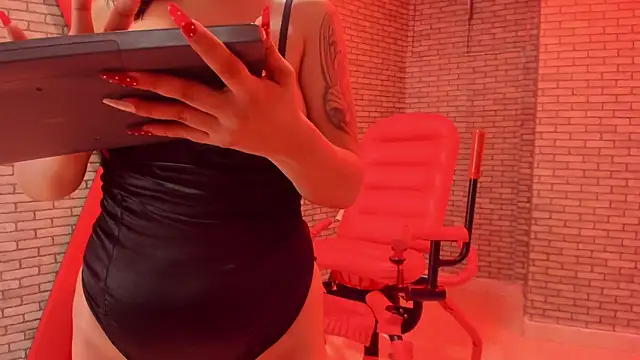 ariel_bdsm's web cam