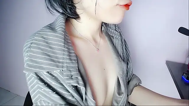 Baenee live sex cam