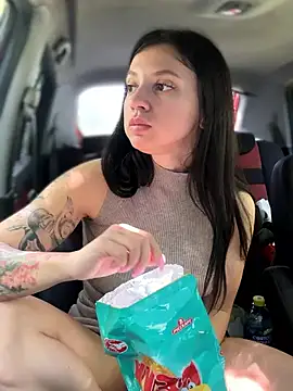 JulliaVegas live sex cam