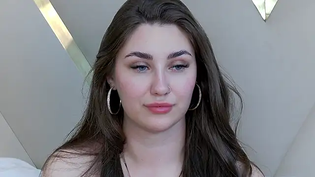 KiraBarlows live sex cam