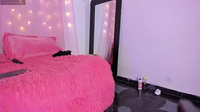 CamileHolmes live sex cam