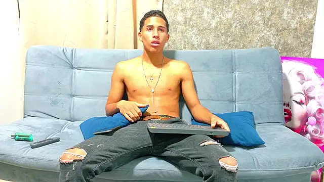 geronimo_gomez1 live sex cam