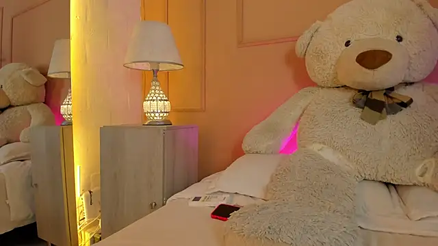 SophieHiil live sex cam