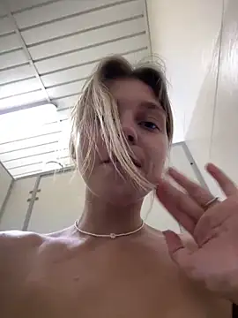 ValenciaShock live sex cam
