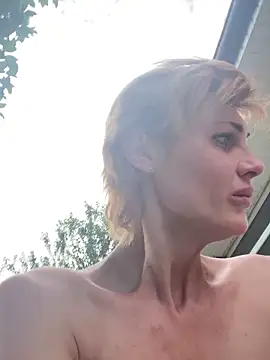 Kamila151 live sex cam