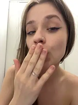KittyQueeny live sex cam
