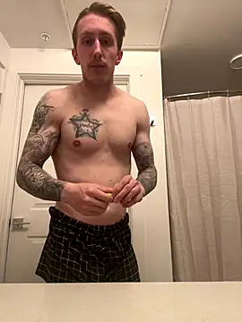 Bradddd73 live sex cam