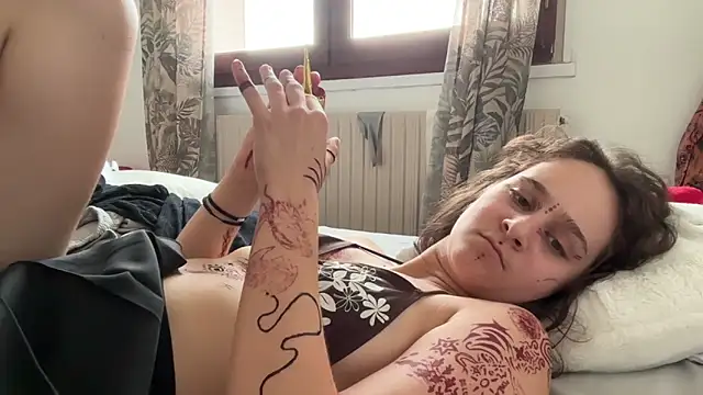 NIQUE_TARAXX live sex cam