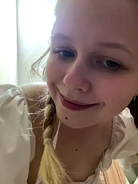 Julie_Cutie live sex cam