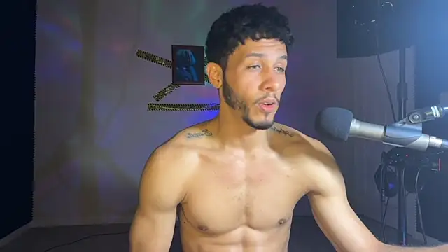 DamnKevin live sex cam