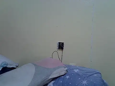 Horny-slut_'s cam snapshot