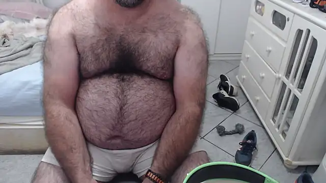 MysterBearMG live sex cam