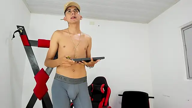 Santiago_LatinBoy live sex cam