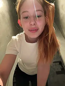 Foxy_Heart live sex cam