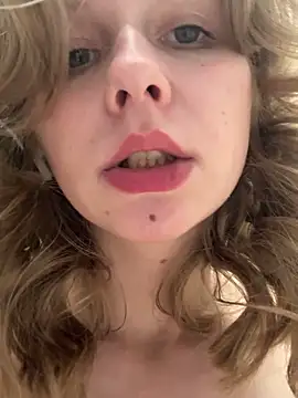 Julie_Cutie live sex cam
