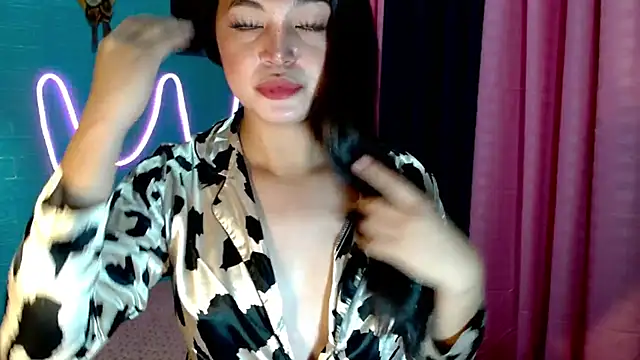 Slut_kylie143 live sex cam