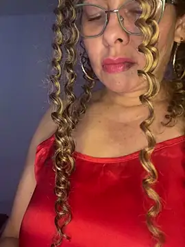 Naomy-Love live sex cam