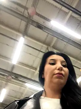 Tisha_Busty live sex cam