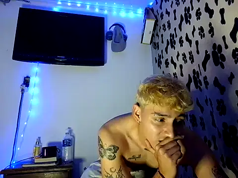 420PoloQueen live sex cam