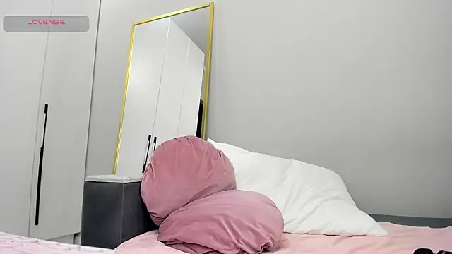 Wowkristy_'s Stripchat show and profile