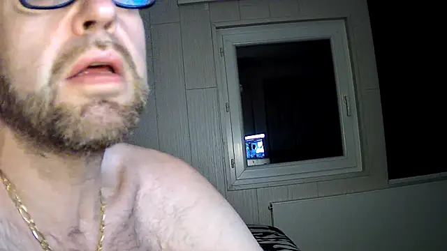 FABIOGLASSES live sex cam